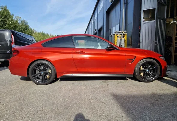 Solfilm bil Stockholm – professionell solskyddsfilm för fordon