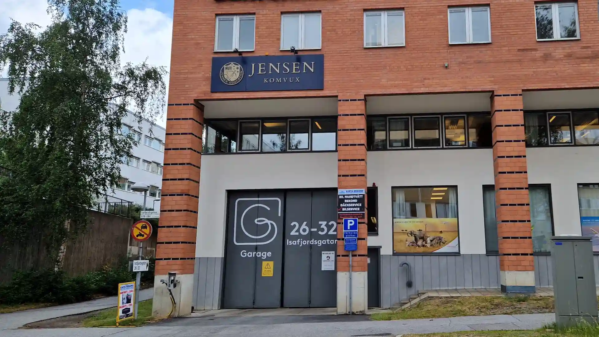 fasadskylt stockholm i plÄt för komvux