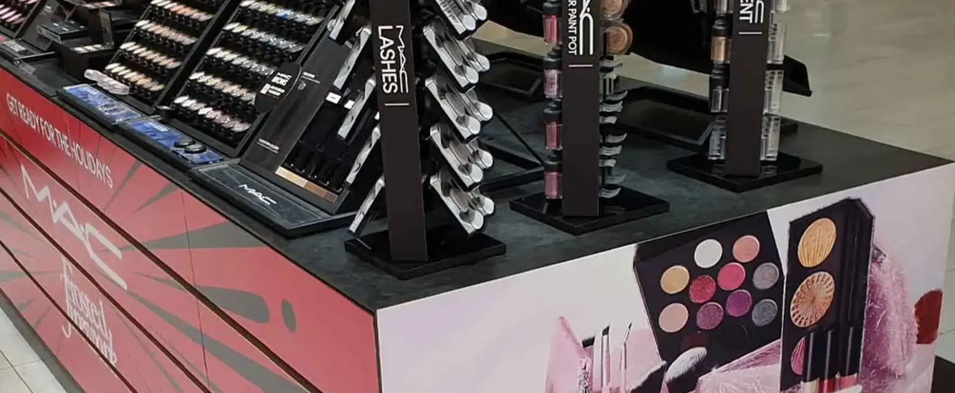 mobelfolie och inredningsfilm för butik stockholm MAC