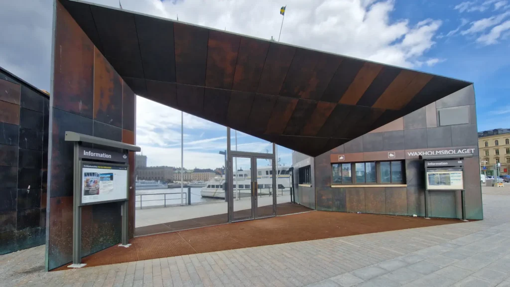 solfilm stockholm, spegelfilm pÄ fastighet